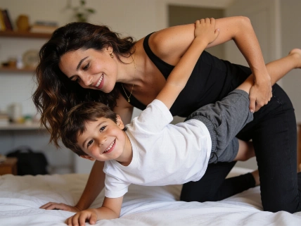 Mica Viciconte sorprende con el Spider-Mom Challenge junto a Luca De Chismes