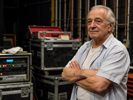 Jorge Suárez regresa al teatro tras su trasplante y comparte su experiencia De Chismes
