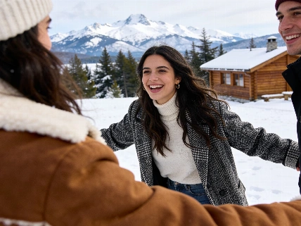 Julieta Poggio comparte su viaje invernal a Bariloche con amigas De Chismes