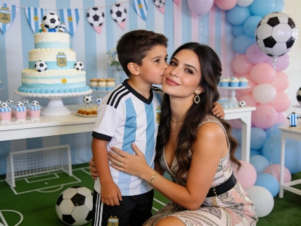 Así fue la fiesta temática de Bautista, hijo de Rodrigo De Paul y Cami Homs De Chismes