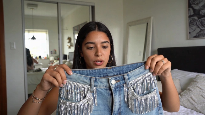 Sofía Gonet enfrenta críticas tras mostrar su pantalón de 600 mil pesos De Chismes