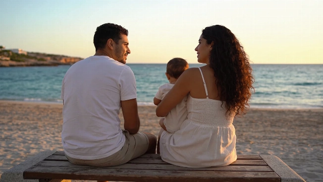 Emilia Ferrero y Julián Álvarez disfrutan vacaciones familiares en Ibiza De Chismes