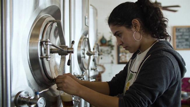 Irene Garibay: de 'El Diván de Valentina' a la cerveza artesanal en Tepoztlán De Chismes