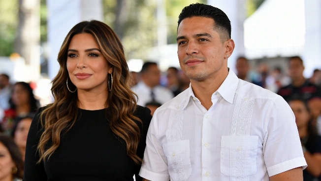 Chyno Miranda reaparece junto a su esposa y habla de su recuperación De Chismes